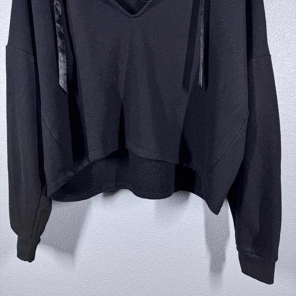 Seductive Slouch: Victoria's Secret Black Satin-Lined Cropped V-Neck Hoodie - XL - Picture 4 of 12